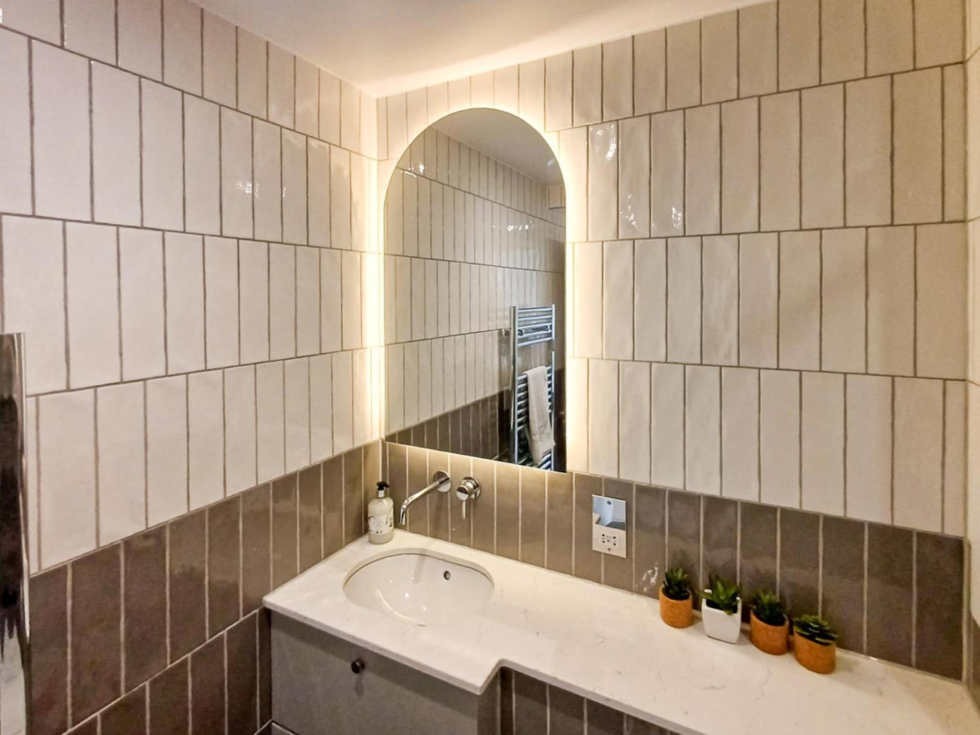 Modern 2-Bedroom, 2-Bathroom Apartment In West Kensington London Exterior photo