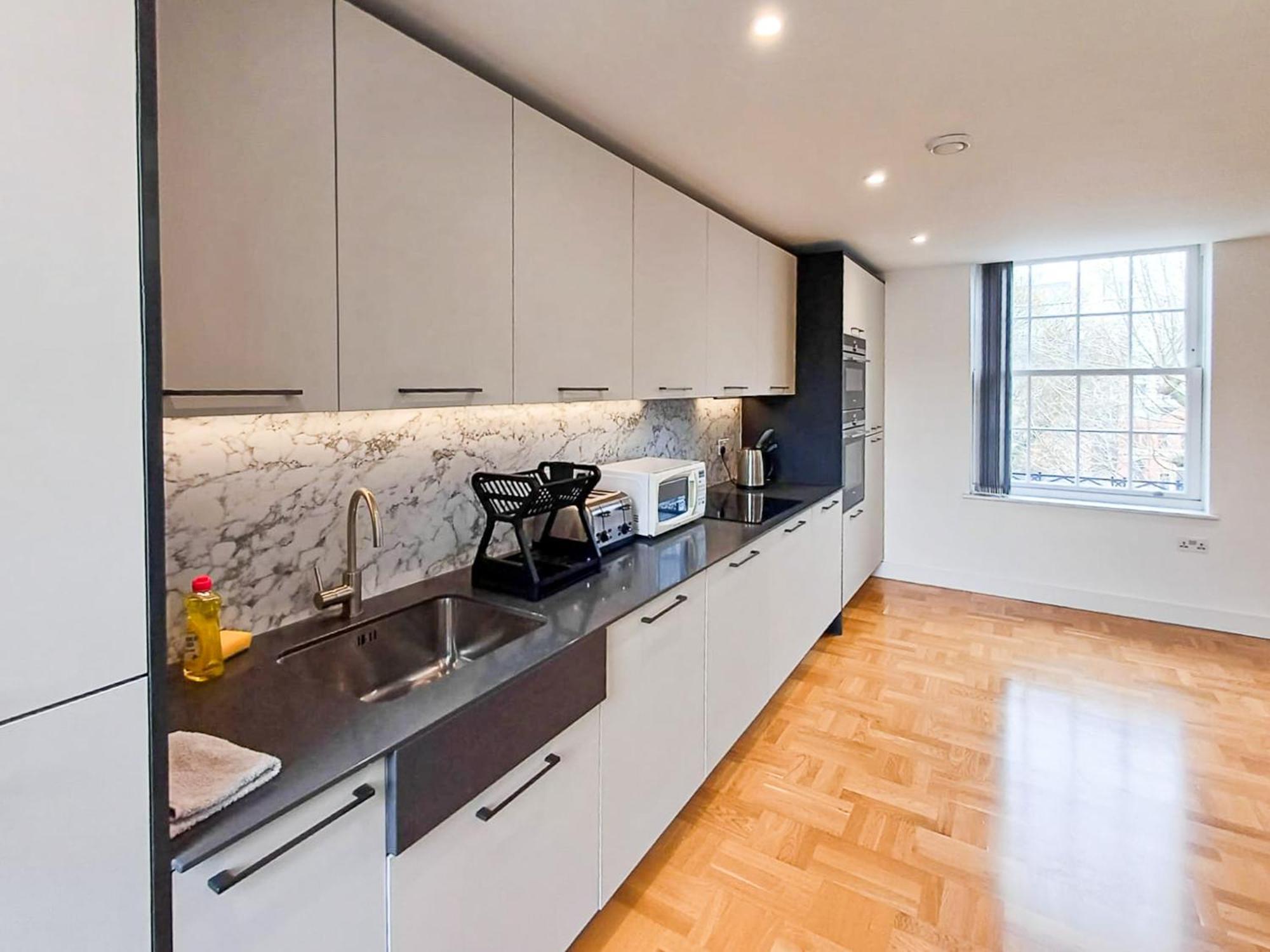 Modern 2-Bedroom, 2-Bathroom Apartment In West Kensington London Exterior photo
