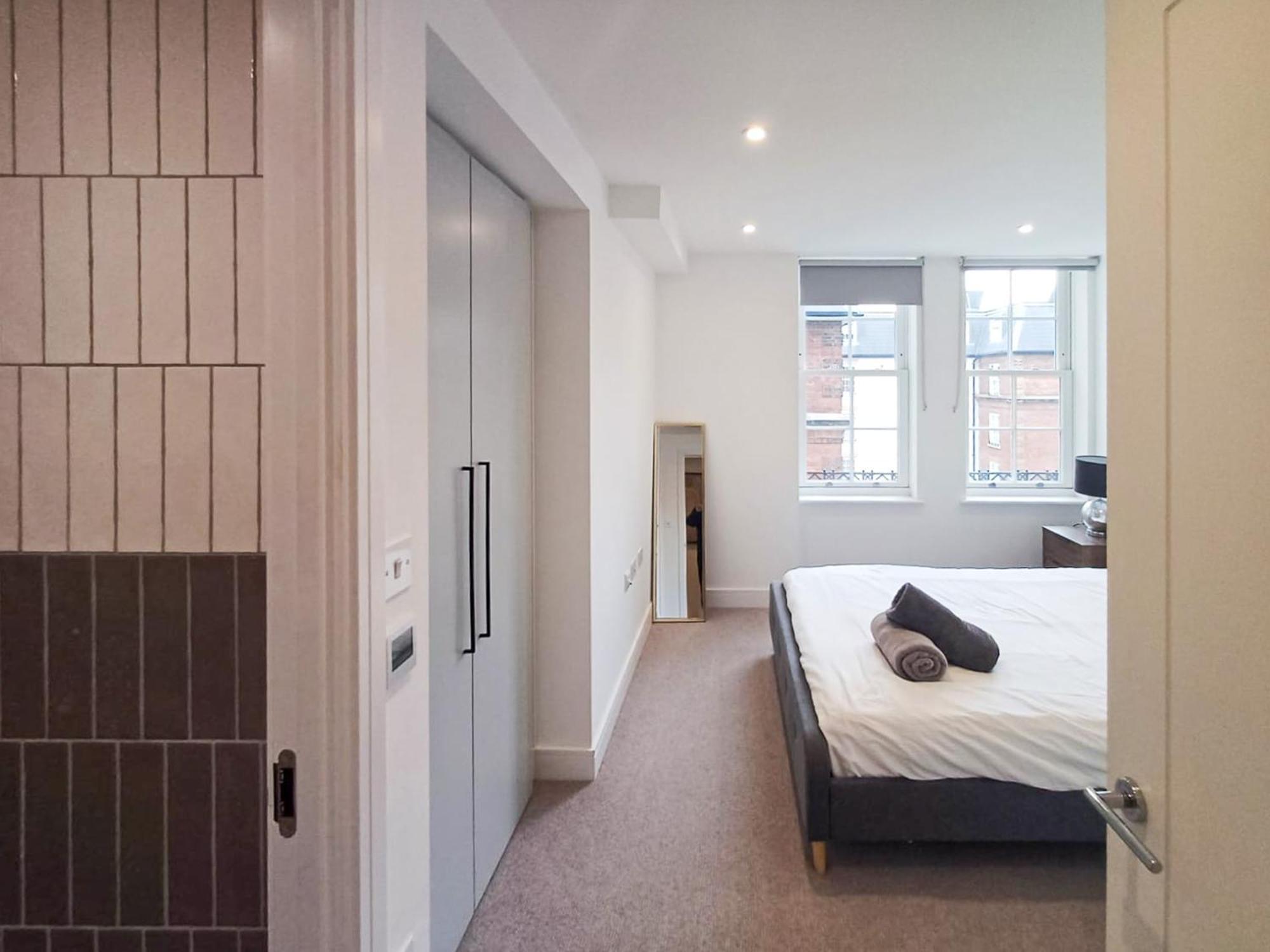 Modern 2-Bedroom, 2-Bathroom Apartment In West Kensington London Exterior photo