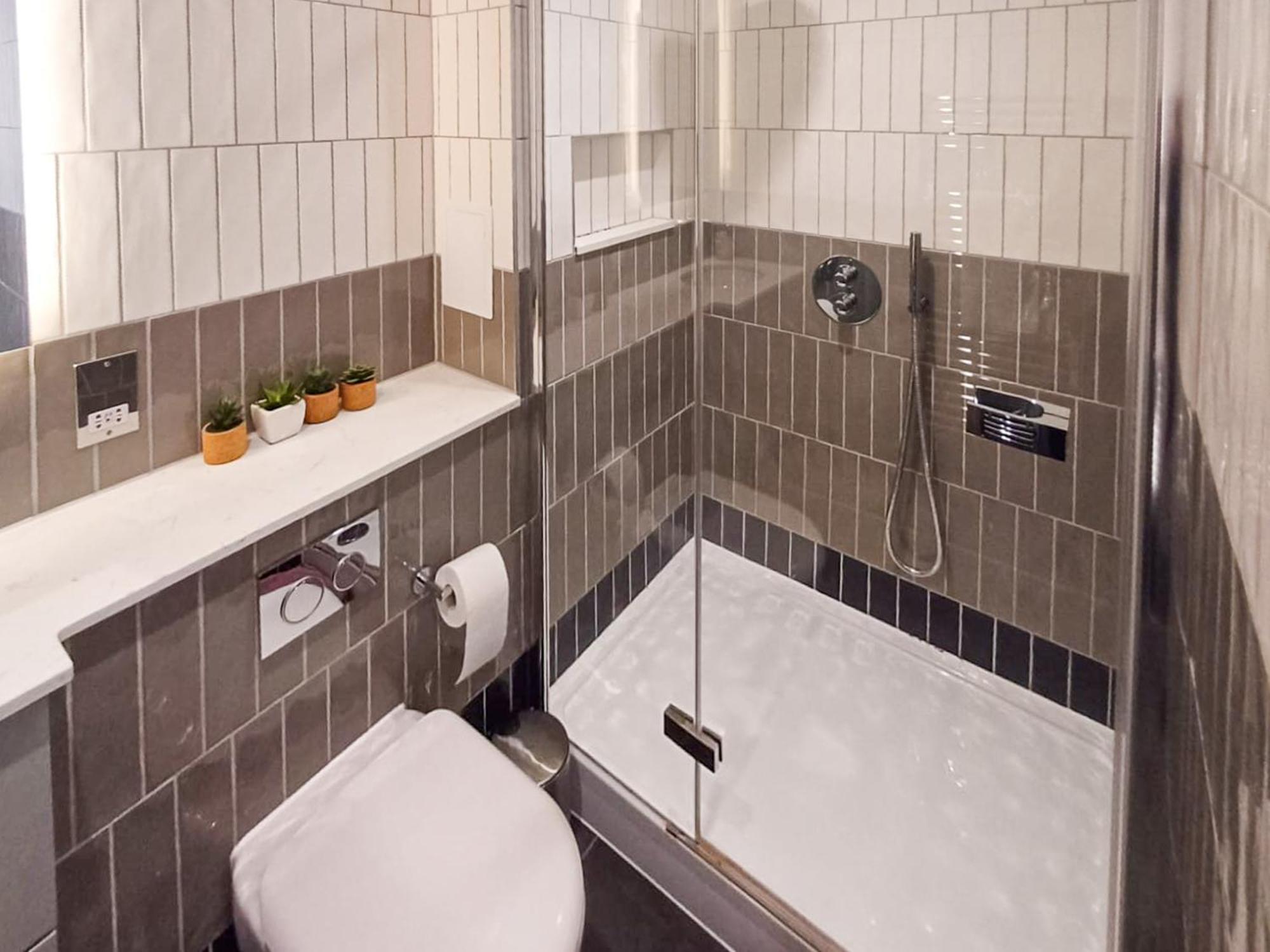 Modern 2-Bedroom, 2-Bathroom Apartment In West Kensington London Exterior photo