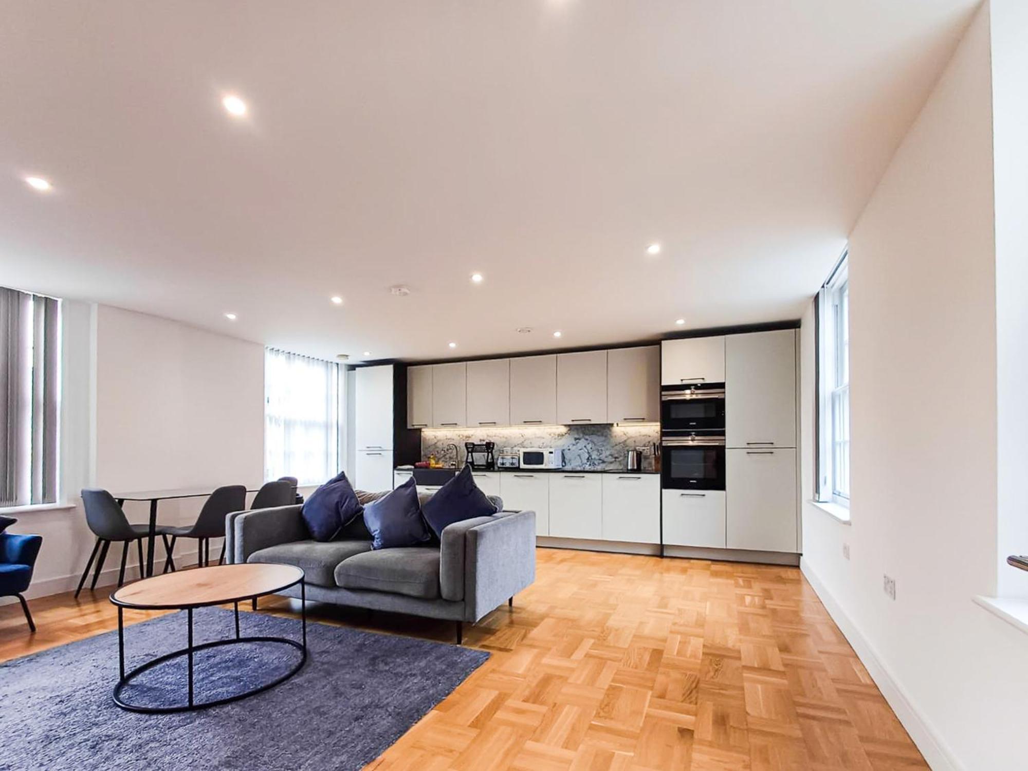 Modern 2-Bedroom, 2-Bathroom Apartment In West Kensington London Exterior photo