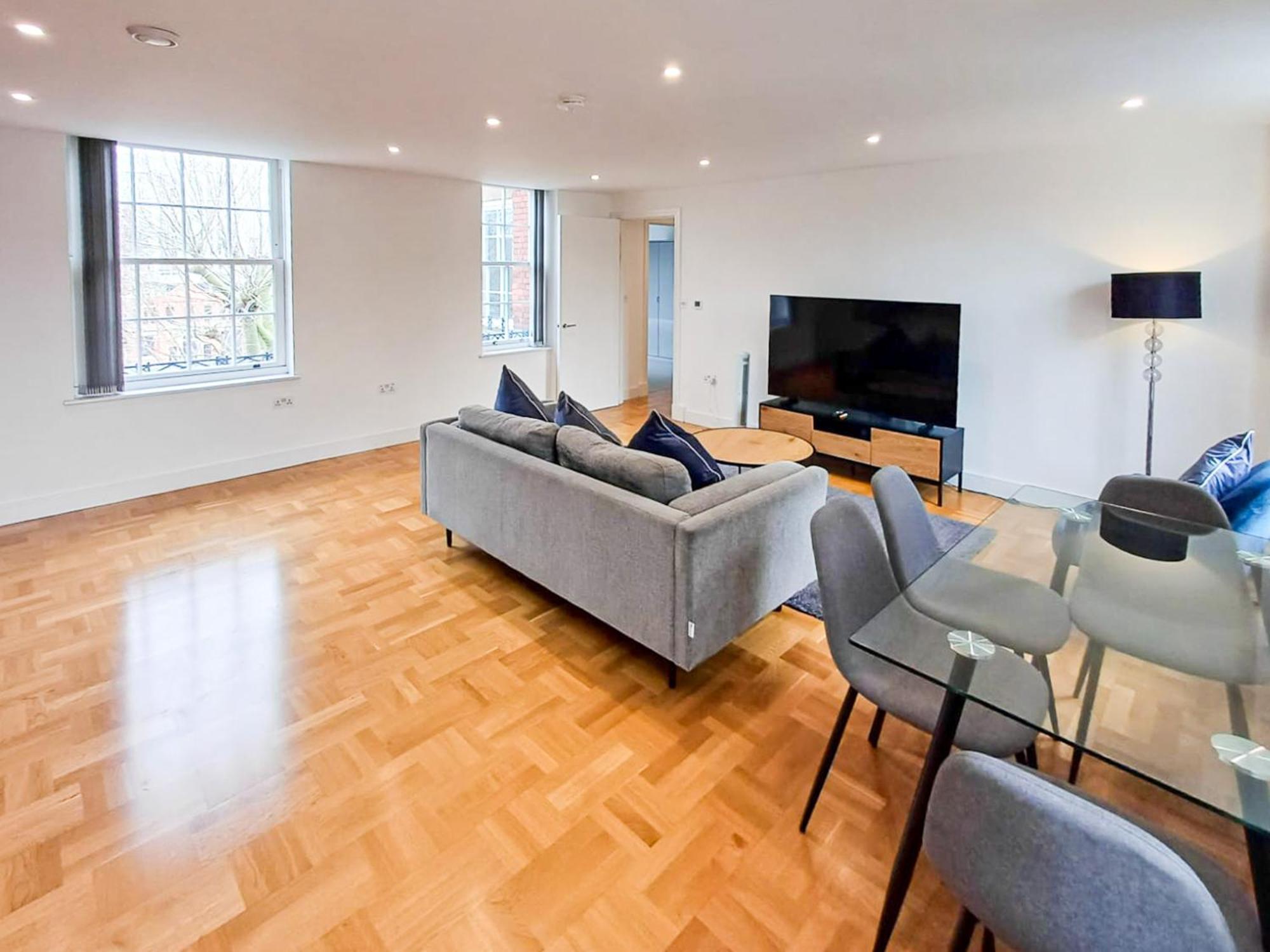 Modern 2-Bedroom, 2-Bathroom Apartment In West Kensington London Exterior photo